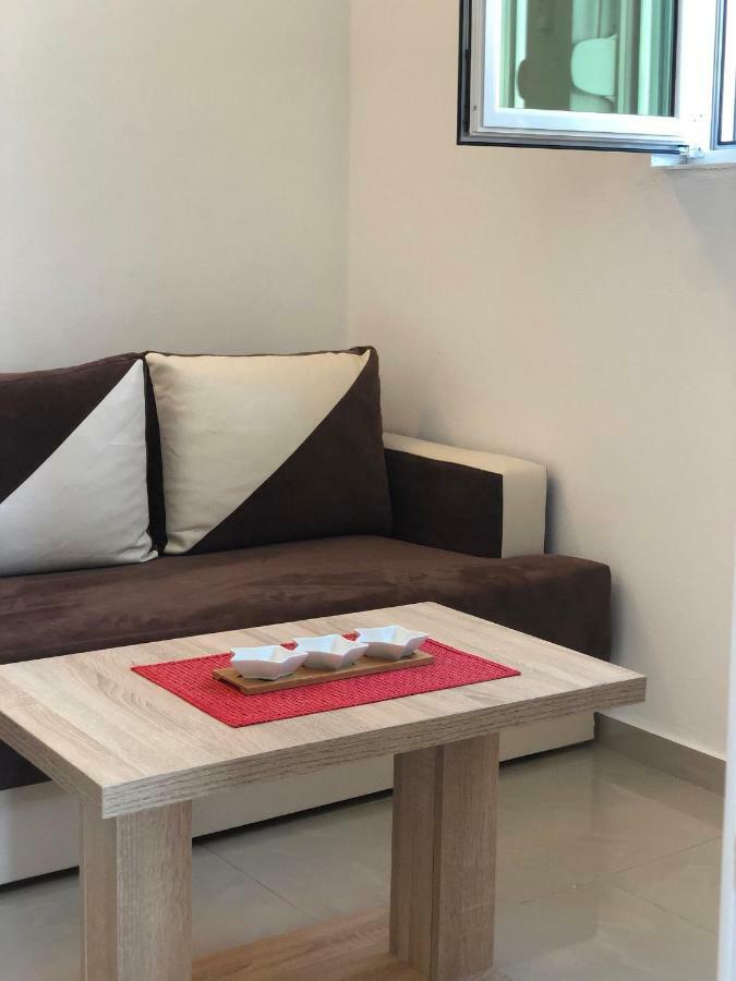 Apartmani Dini Ulcinj Esterno foto
