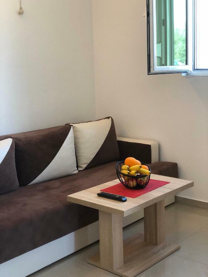 Apartmani Dini Ulcinj Esterno foto