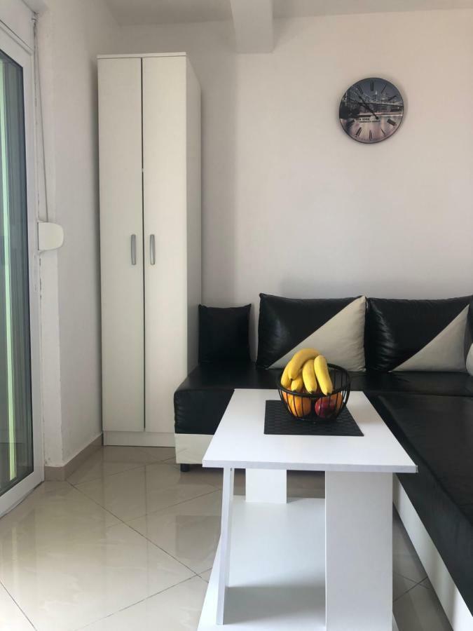 Apartmani Dini Ulcinj Esterno foto
