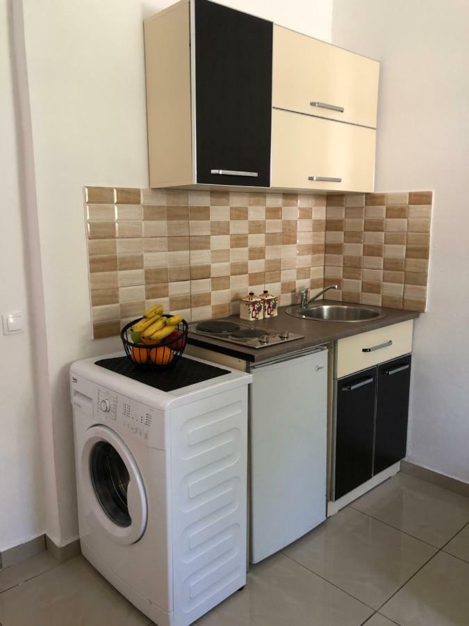 Apartmani Dini Ulcinj Esterno foto