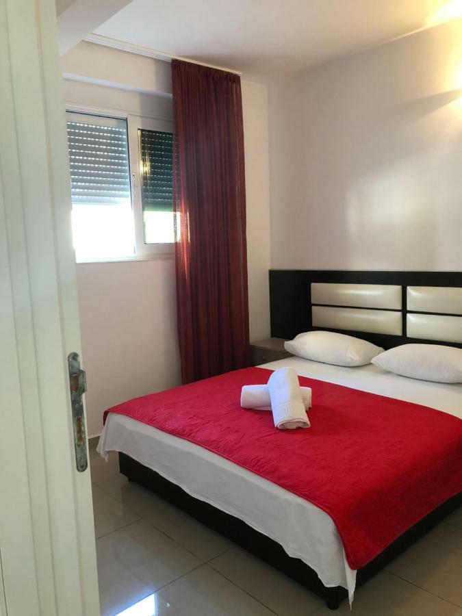 Apartmani Dini Ulcinj Esterno foto